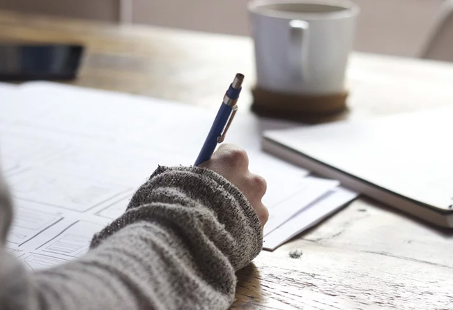 健全員工終身教育制度，鼓勵(lì)員工不斷深造