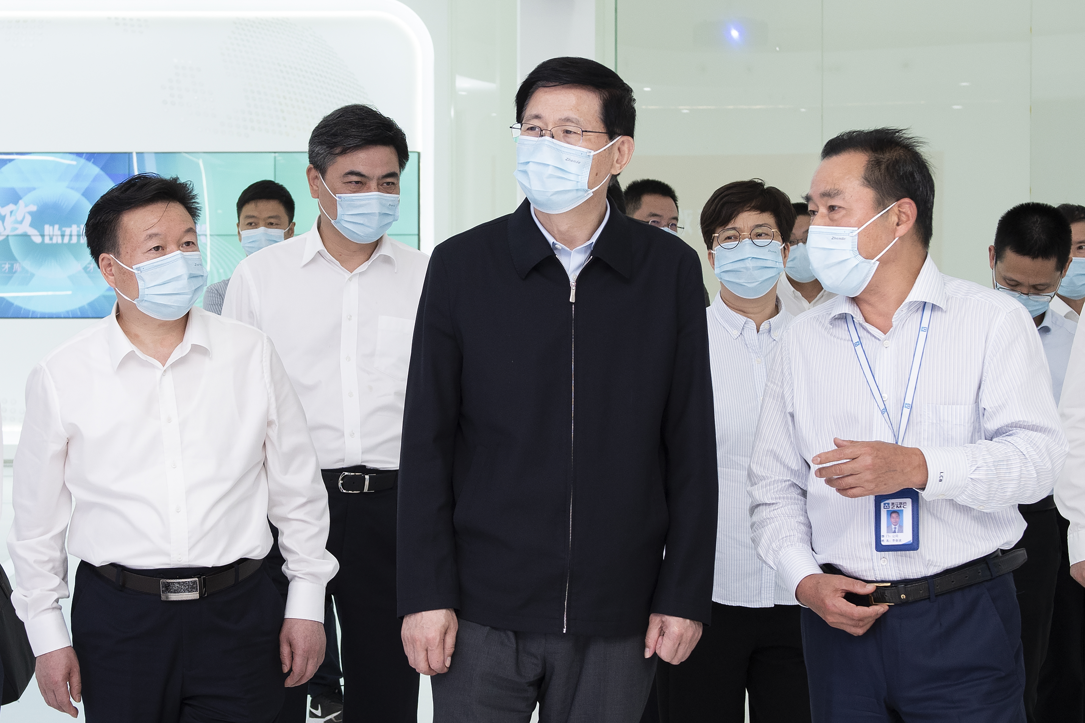 省委常委、省紀(jì)委書記許羅德一行來浙江醫(yī)藥調(diào)研