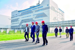 國投高新領導來可明生物考察調研