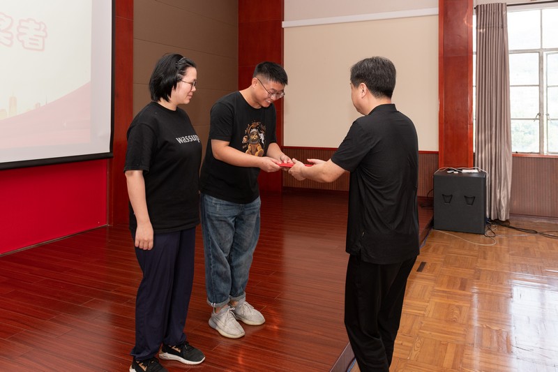 SG2_6085征文一等獎頒獎。沈鋼 攝.jpg